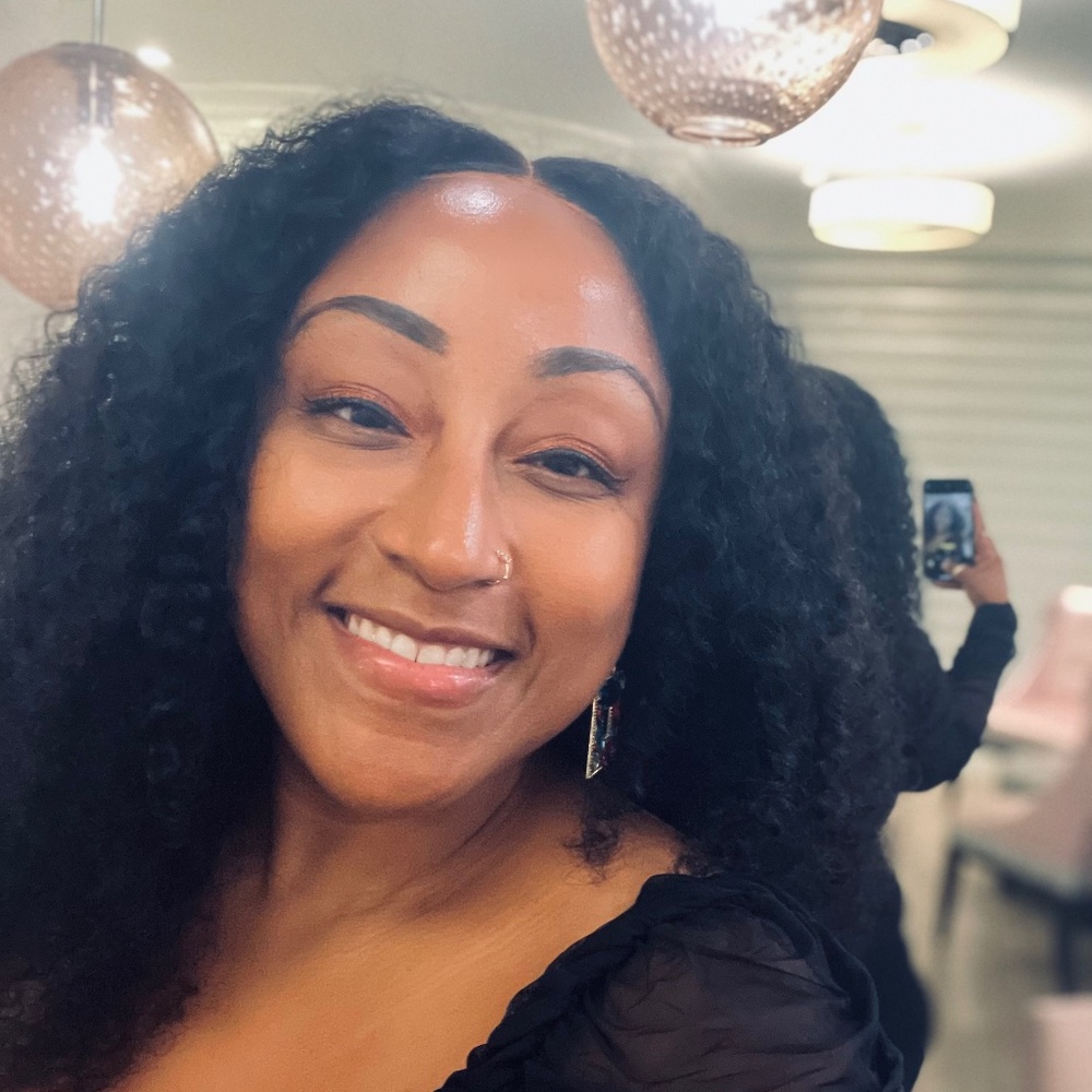 Meet your Posher, Regine